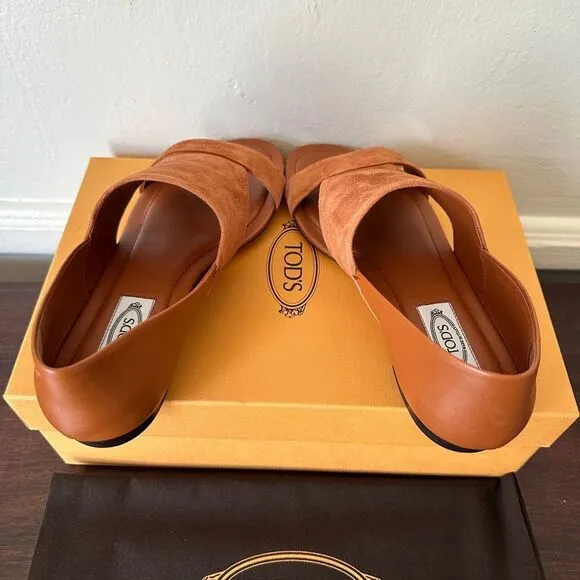 Tod's soft  leather upper/leather lining stylish flat sandal size EU37 /US7