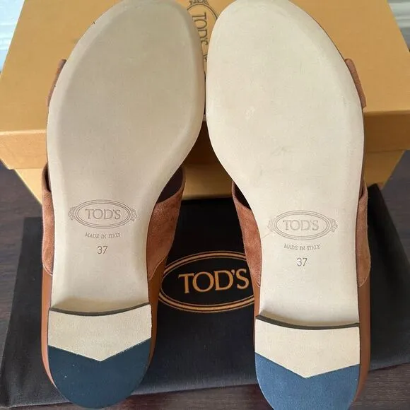 Tod's soft  leather upper/leather lining stylish flat sandal size EU37 /US7