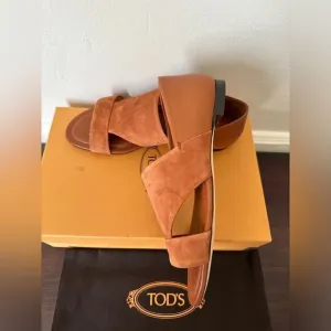 Tod's soft  leather upper/leather lining stylish flat sandal size EU37 /US7