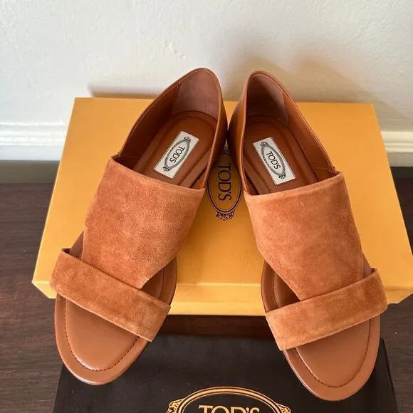 Tod's soft  leather upper/leather lining stylish flat sandal size EU37 /US7