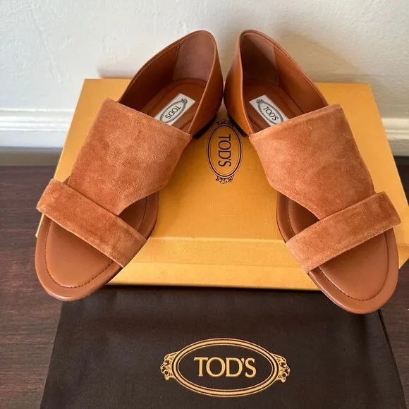 Tod's soft  leather upper/leather lining stylish flat sandal size EU37 /US7