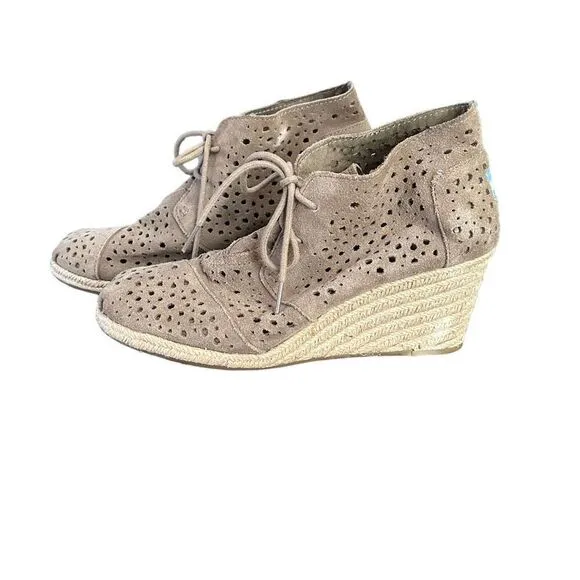 Toms Moroccan Taupe Suede Cutout Eyelets Lace Up Espadrille Wedge Heel Size 9