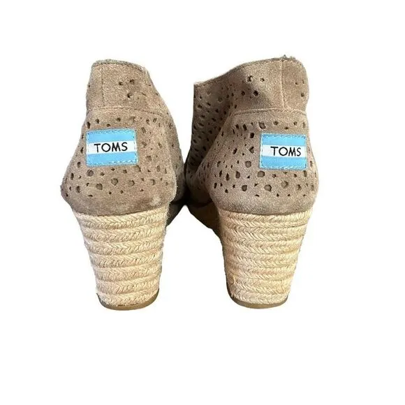 Toms Moroccan Taupe Suede Cutout Eyelets Lace Up Espadrille Wedge Heel Size 9