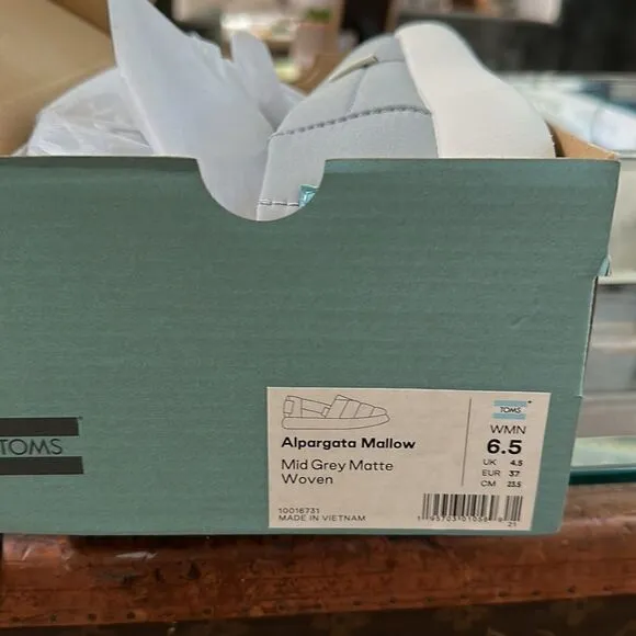 Toms Women's Camping &amp; Trekking Espadrilles Size 6.5 Mid Grey Matte NEW in Box