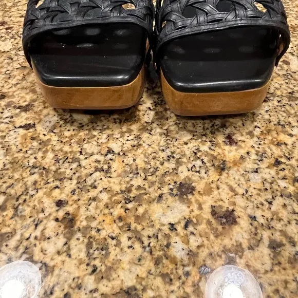 Tory Burch Black Leather Basketweave Clogs Sandals Wooden Sole Size 9