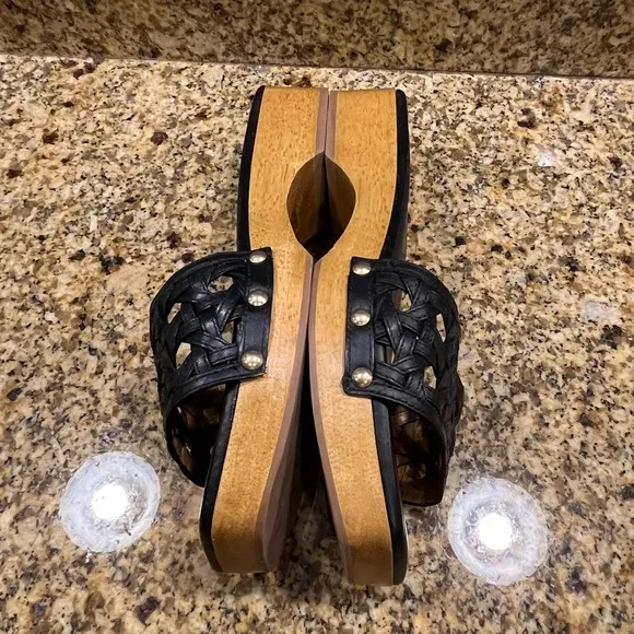 Tory Burch Black Leather Basketweave Clogs Sandals Wooden Sole Size 9