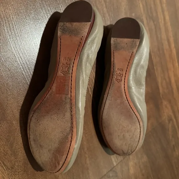 Tory Burch French Gray Caroline Ballet Flats - Size 10