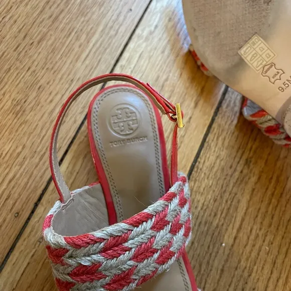 Tory Burch Lola Flat Sandals size 9.5