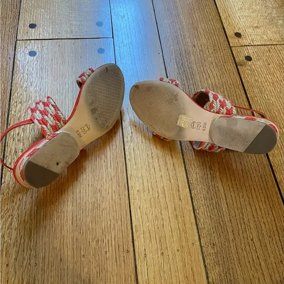 Tory Burch Lola Flat Sandals size 9.5