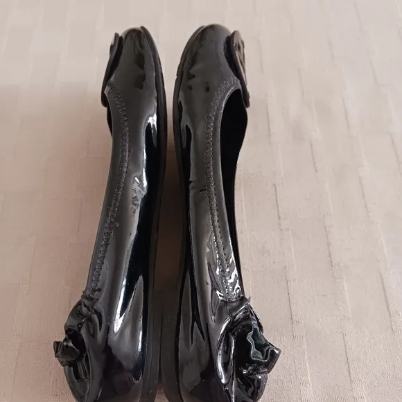 Tory Burch Patent Leather Minnie Travel Ballet Flats