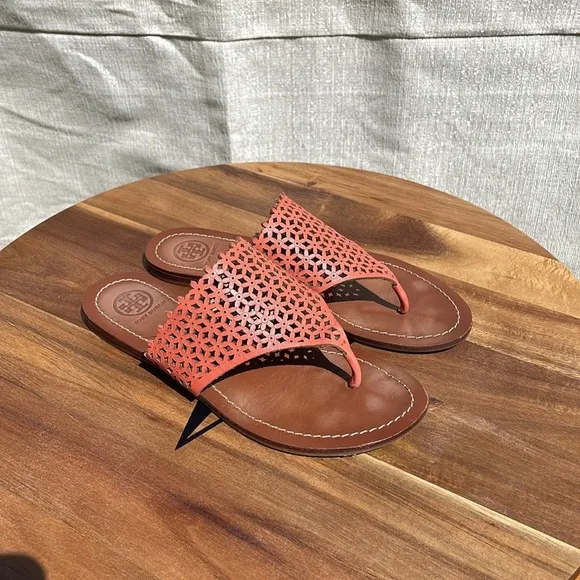 Tory Burch Roselle Daisy Sandals Perforated Thong Flat Size 6.5