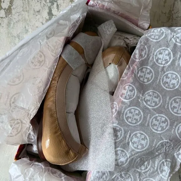Tory Burch Classic Caroline NEW nude gold patent leather ballet flats