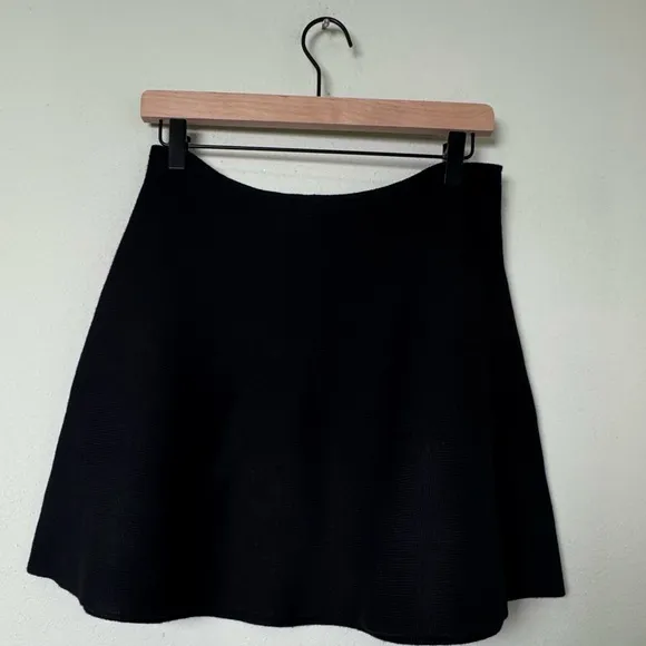 Tuckernuck HYACINTH HOUSE Black Knit Margaret Mini Skirt Size Medium