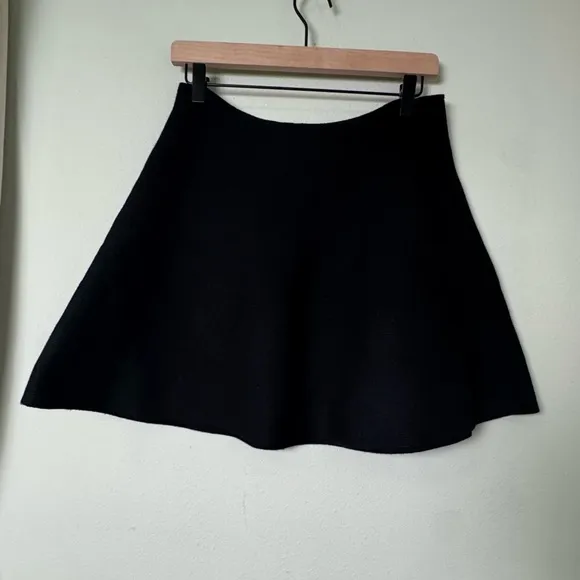 Tuckernuck HYACINTH HOUSE Black Knit Margaret Mini Skirt Size Medium
