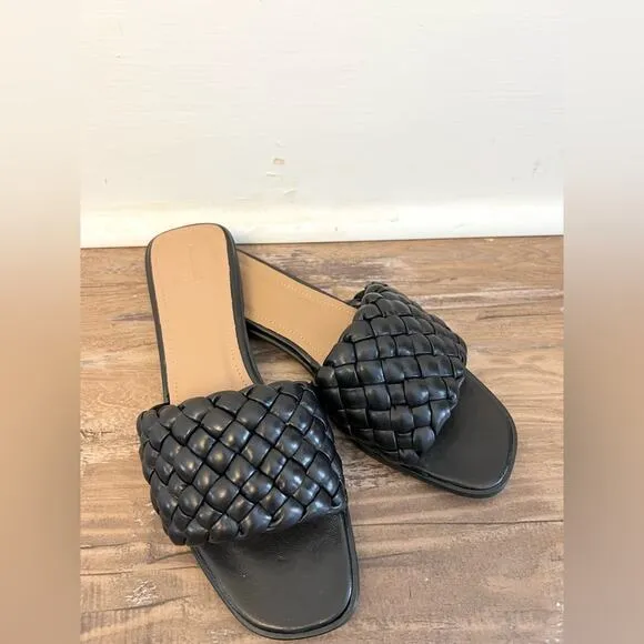 Tuckernuck NWOB flattered minou leather black woven sandals flats beach summer