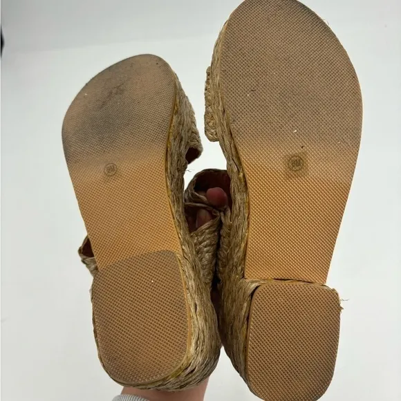 UEC Beach Rafia platform slide espadrilles with box worn once size 9