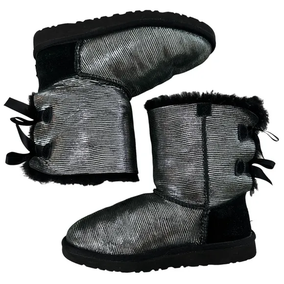 Ugg Bailey Bow Black Suede Silver Metallic Youth Snow Winter Boots Size 5