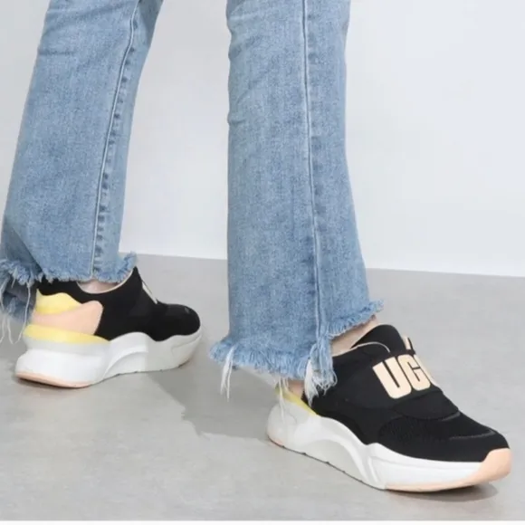 UGG Black LA FLEX Logo Mesh Athletic Chunky Sneakers, Size 8 NEW