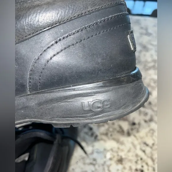 Ugg boots Waterproof Snow boots Vibram outsole size 11‎