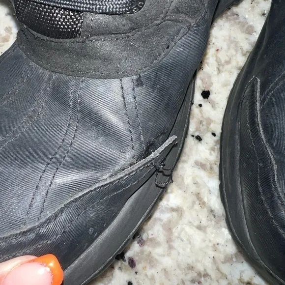 Ugg boots Waterproof Snow boots Vibram outsole size 11‎