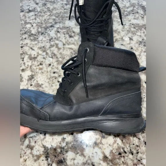 Ugg boots Waterproof Snow boots Vibram outsole size 11‎
