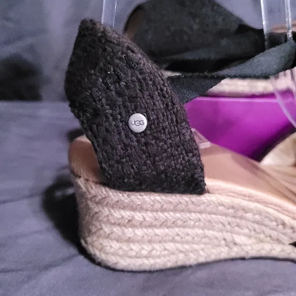 UGG Espadrilles Sandals Wedge Woman’s Delmar Size 7 Black Bow Tie