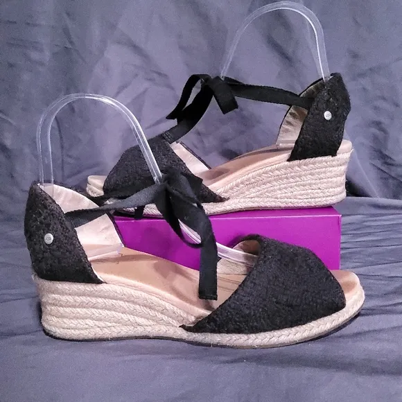 UGG Espadrilles Sandals Wedge Woman’s Delmar Size 7 Black Bow Tie