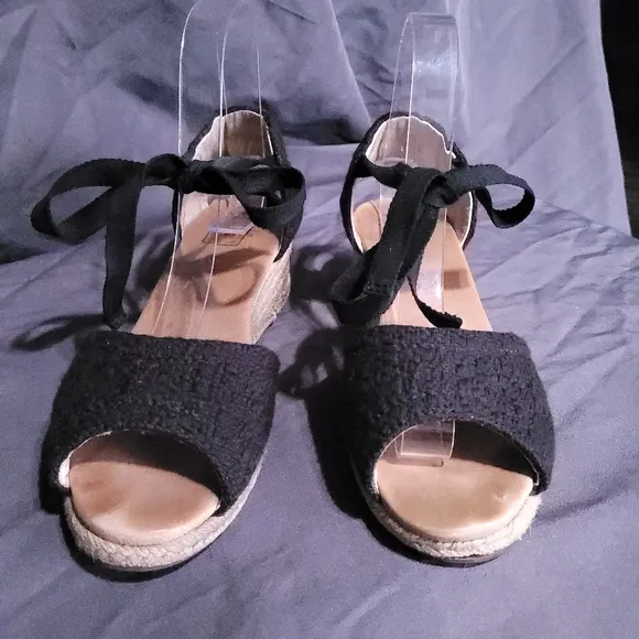 UGG Espadrilles Sandals Wedge Woman’s Delmar Size 7 Black Bow Tie