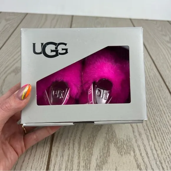UGG Infant Fluff Yeah Furry Fuzzy Sandals 0/1 XS 0-6 months Pink $55 Baby Sized