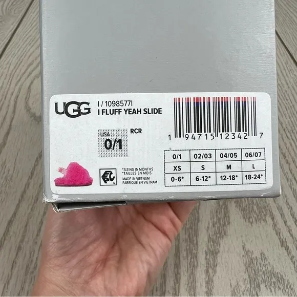 UGG Infant Fluff Yeah Furry Fuzzy Sandals 0/1 XS 0-6 months Pink $55 Baby Sized