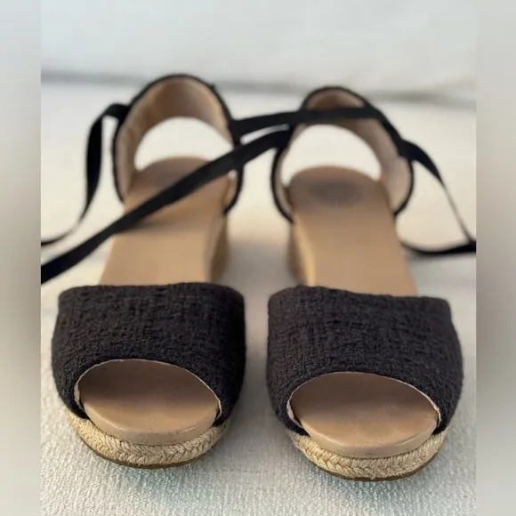 UGG Lace-up Open Toe Gray Espadrilles 2 Inch Heels, Size 9.5