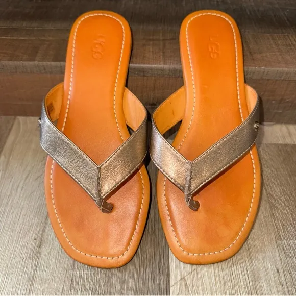 UGG Metallic Bronze Leather Thong Sandals Flip Flops Flat Orange Sole Size 7
