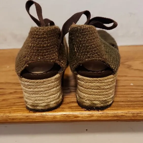 Ugg size 8 shoes sandals espadrilles tie ankle sherpa platform preowned