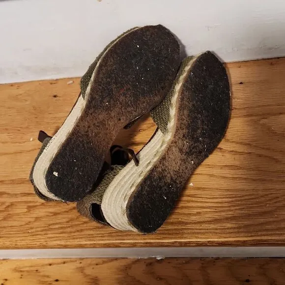 Ugg size 8 shoes sandals espadrilles tie ankle sherpa platform preowned