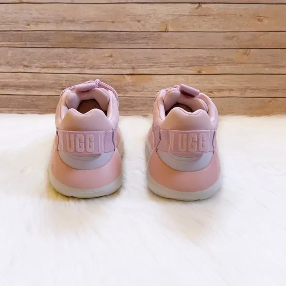 UGG Women’s LA Cloud Lace Sneakers