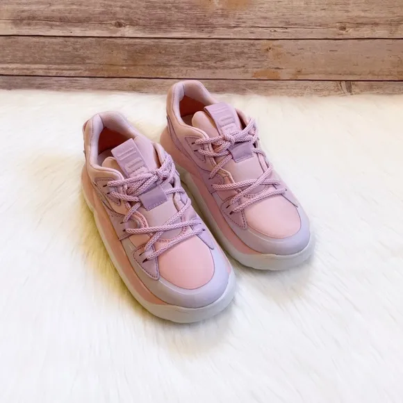 UGG Women’s LA Cloud Lace Sneakers