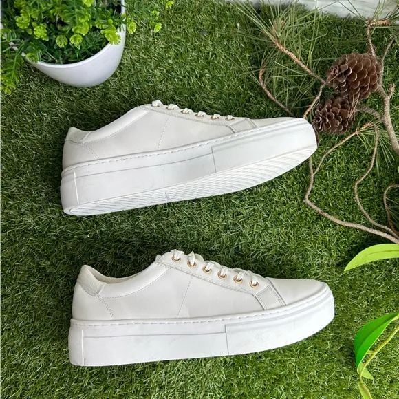 VAGABONDZOE PLATFORM SNEAKERS size 39 NEW $140White leather