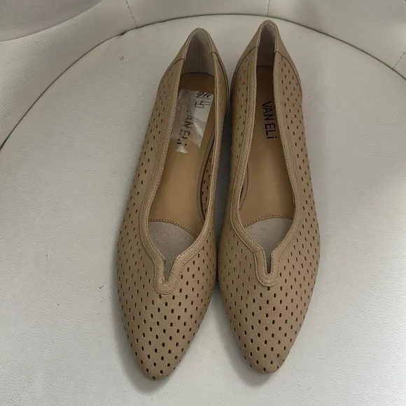 Vaneli pointed toe flats