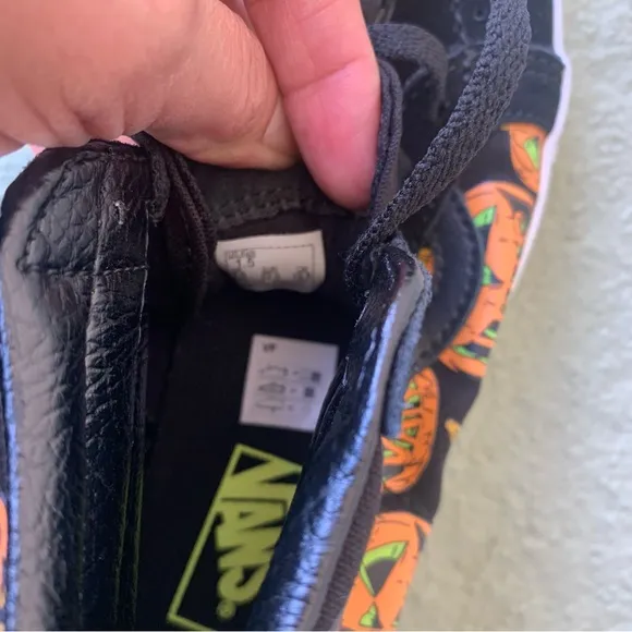 Vans Glow in the Dark Pumpkin Sneakers NEW Sk8 Hi Zip Kids Size 1.5