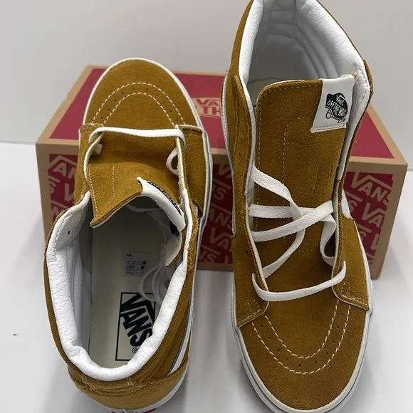 Vans Men’s High-Top Sneakers in Mustard White Sk8-HiColor Theory Golden Brown