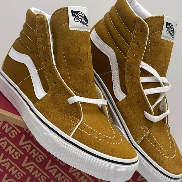 Vans Men’s High-Top Sneakers in Mustard White Sk8-HiColor Theory Golden Brown