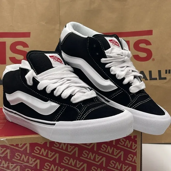 Vans Men’s Knu Mid Black/True WhiteVN000CQ96BT Sneakers