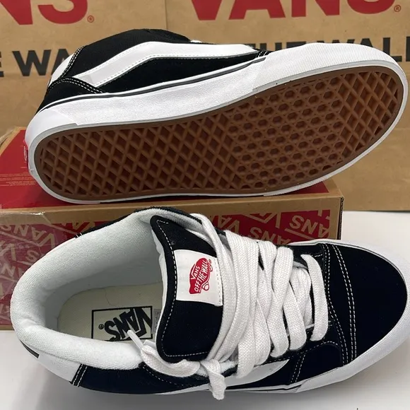 Vans Men’s Knu Mid Black/True WhiteVN000CQ96BT Sneakers