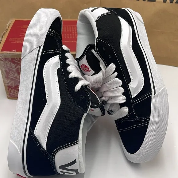 Vans Men’s Knu Mid Black/True WhiteVN000CQ96BT Sneakers