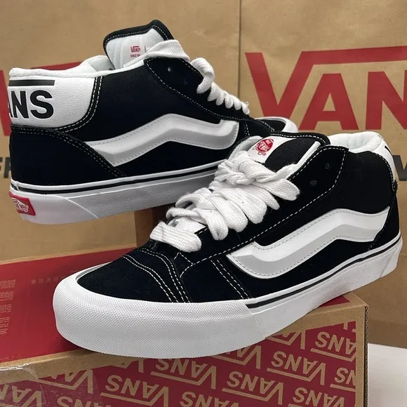 Vans Men’s Knu Mid Black/True WhiteVN000CQ96BT Sneakers