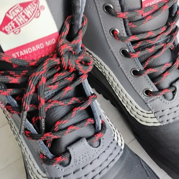 VANS NEW Standard Mid Snow MTE Boots