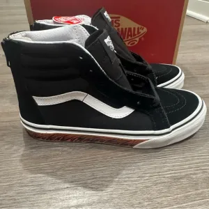 Vans Sk8 Hi Zip Animal Sidewell Tiger Black High Top Sneakers