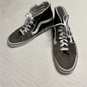 Vans SK8 High Bolt Men’s Grey &amp; Black Suede High Top Sneakers. Size 11.5