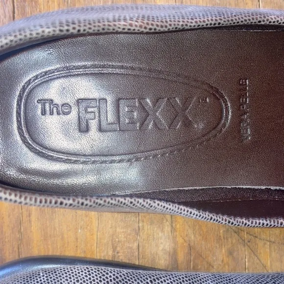 Vera Pelle leather flats