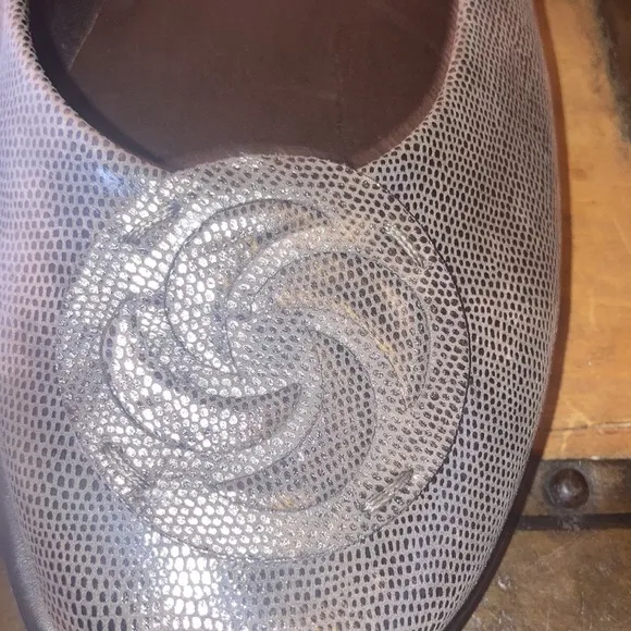 Vera Pelle leather flats